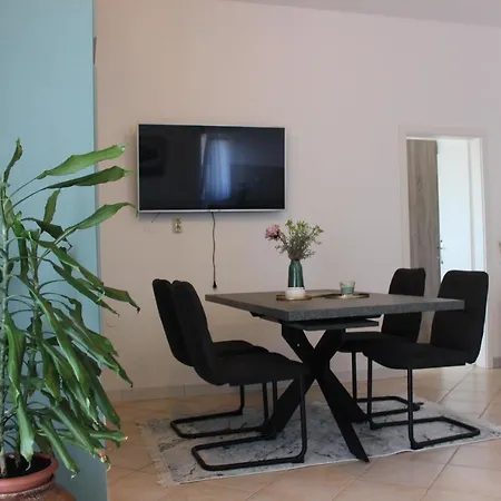 Julie Apartament