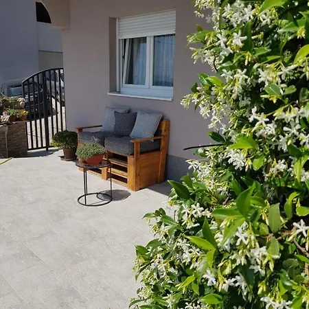 Apartament Julie *