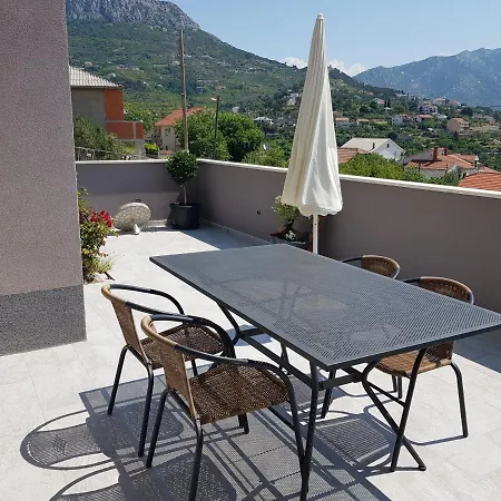 Apartament Julie Solin