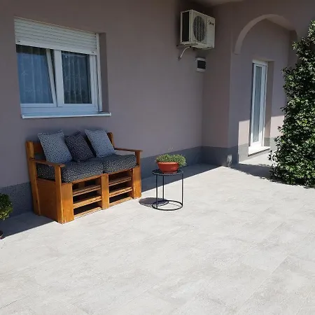Apartament Julie *